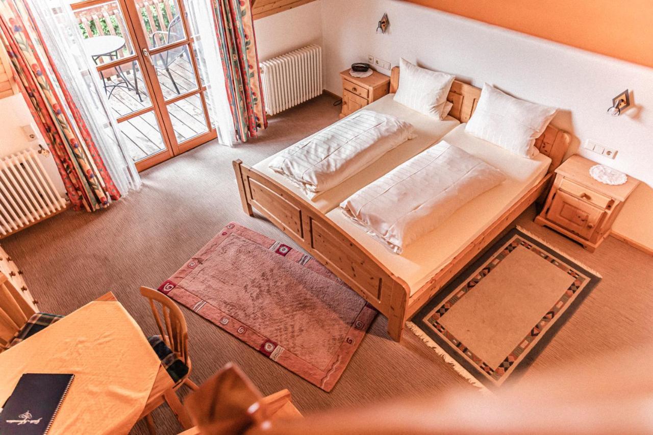 Gaestehaus Hellmer Нойштадт-ан-дер-Вайнштрасе Экстерьер фото