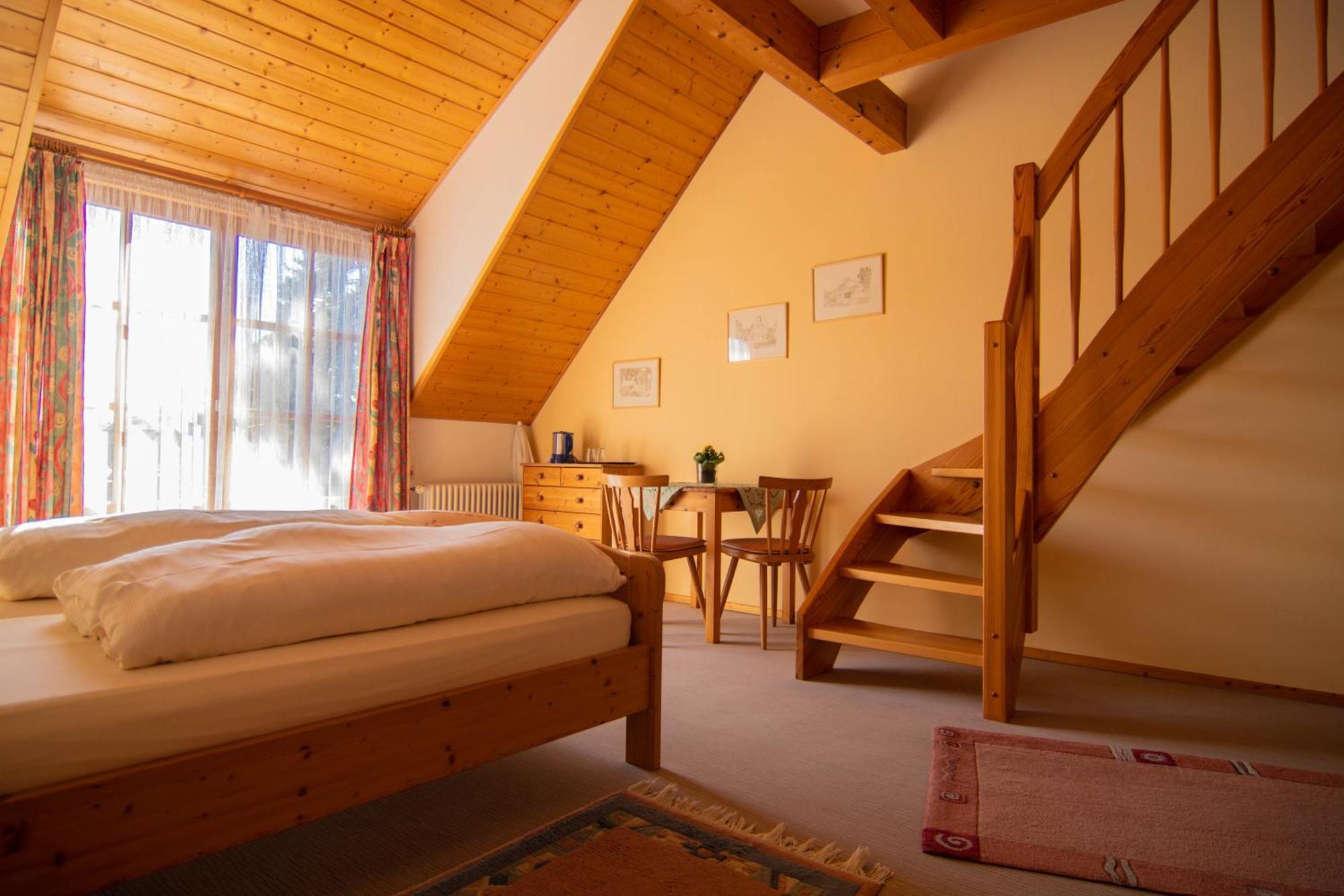 Gaestehaus Hellmer Нойштадт-ан-дер-Вайнштрасе Экстерьер фото